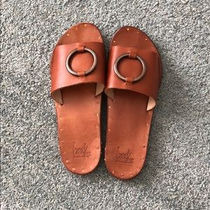 Beek Leather slides